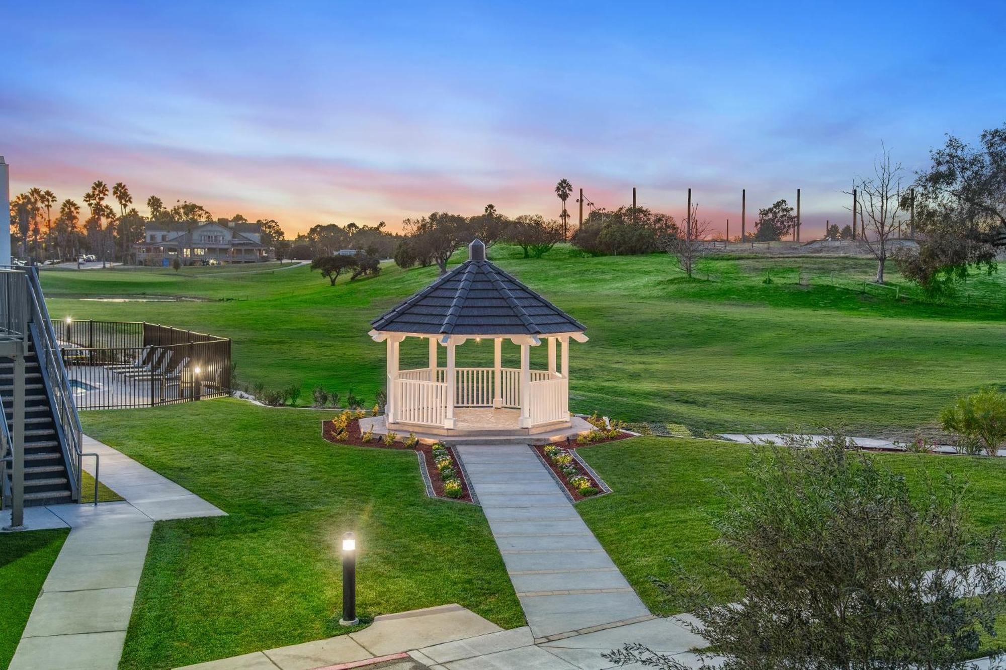 Staybridge Suites Oxnard - River Ridge By Ihg Buitenkant foto