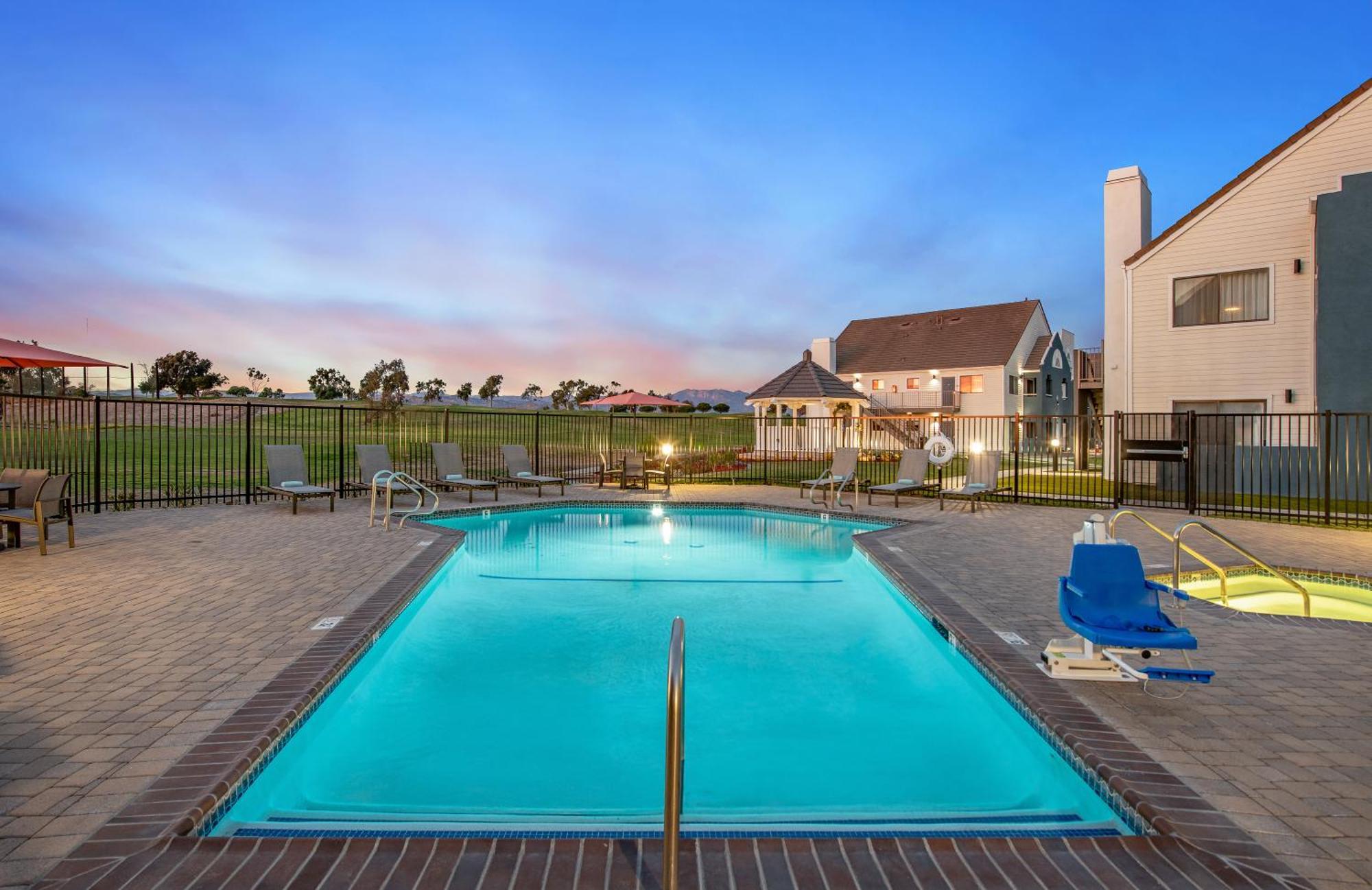 Staybridge Suites Oxnard - River Ridge By Ihg Buitenkant foto